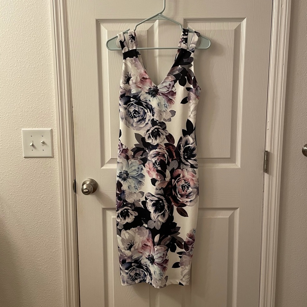 Sleeveless midi dress